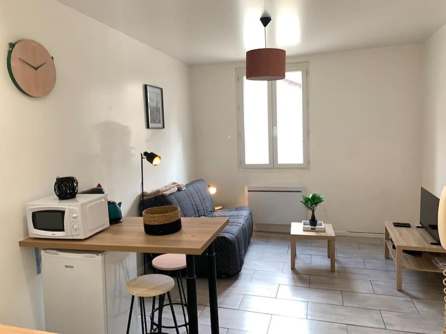Jolie Studio En Centre Ville Chateauroux Exterior photo